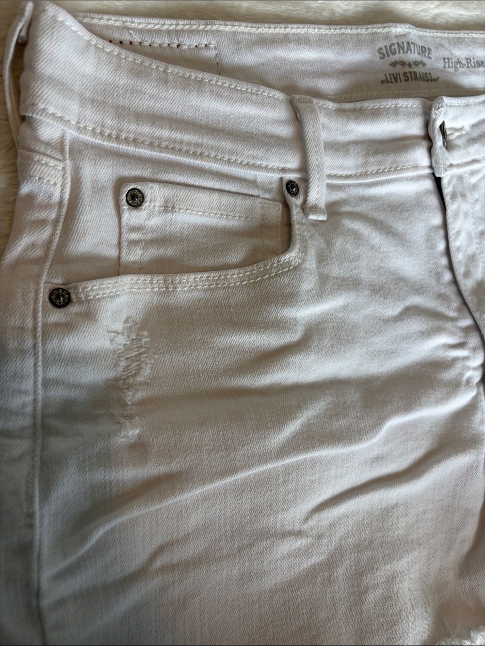 Signature by Levi Strauss High Rise Distressed Denim Shorts | Size 12 W31 - Picture 3 of 9